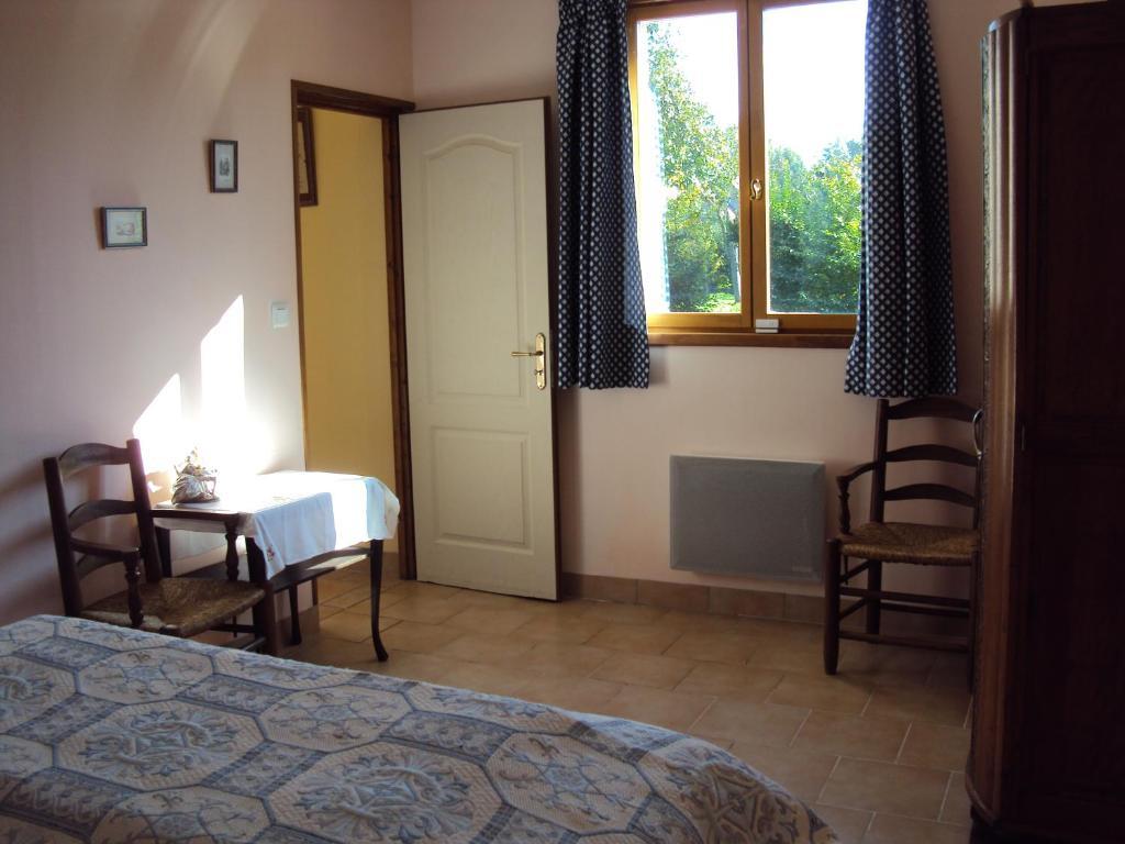 Chambres D'Hotes La Ferme Saint Nicolas Ruang foto